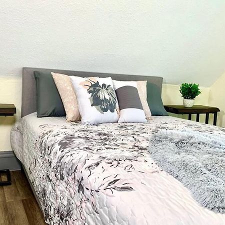 5Br Niagara Getaway Prime Location-Sleeps 10 Villa Niagara Falls Eksteriør bilde